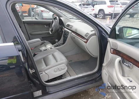 2002 Audi A4 3.0 z USA, uszkodzony, nr VIN WAULT68E82A261569